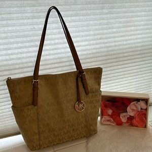 Michael Kors Shoulder Tote Bag  |  GUC